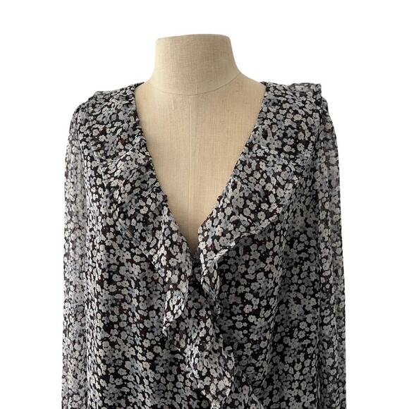 Abercrombie & Fitch Floral Long Sleeve V‑Neck Bodysuit Size M – Elegant Staple - Picture 3 of 4